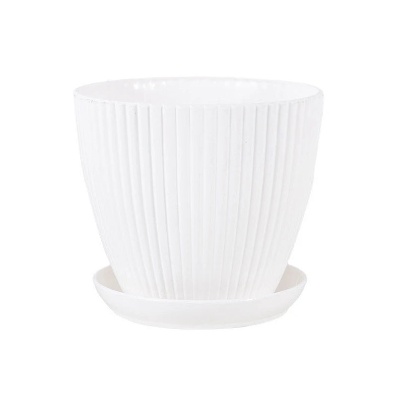 Plastic ribbed plant pot with matching tray, white