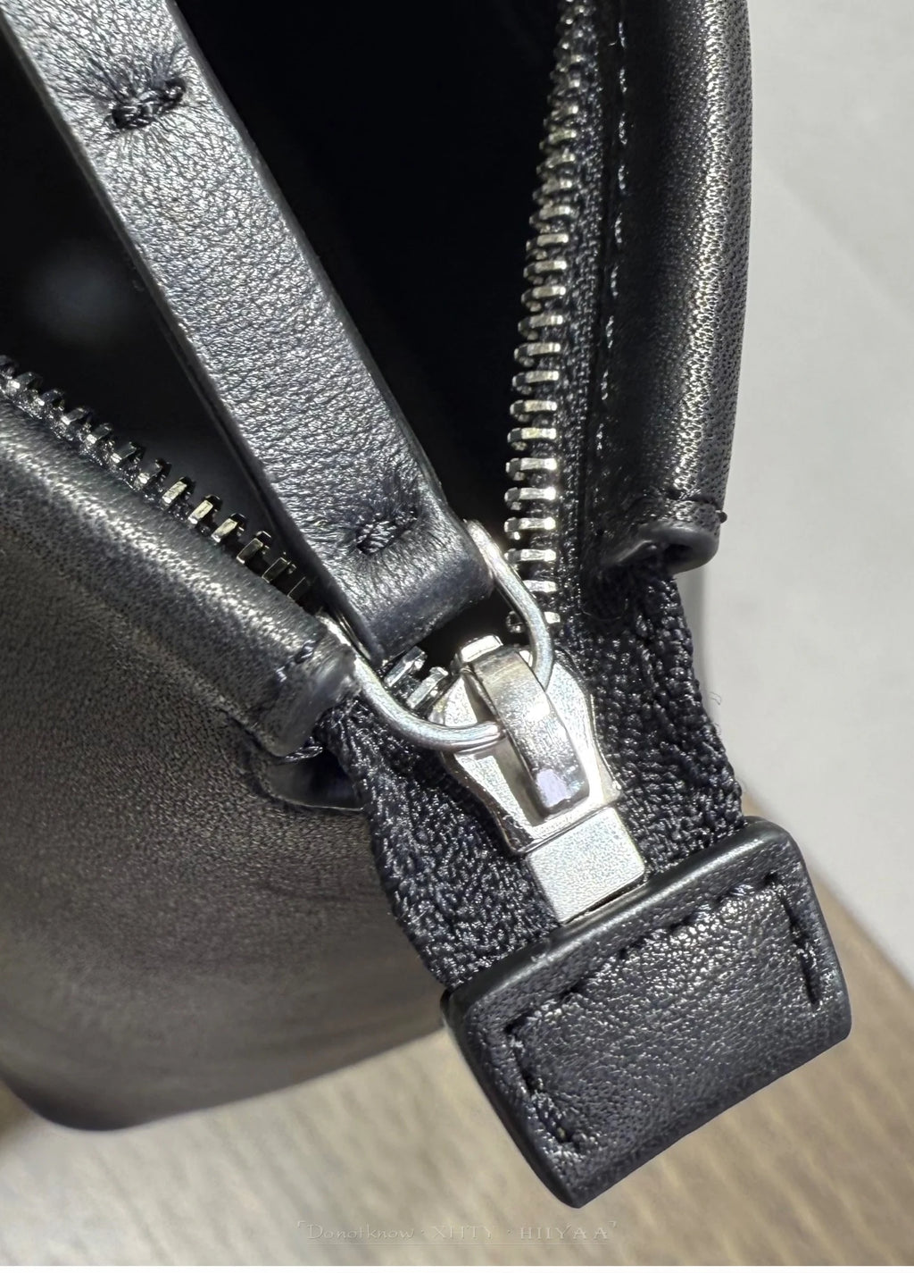 Vintage Genuine Leather Handbag Women Sheepskin Lining Soft Retro Top Grain Cowhide  Water Absorbing Large Capacity Commuter