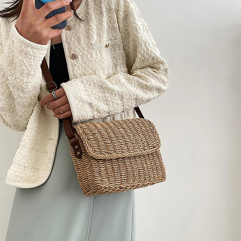 Fashion Women Weave Straw Shoulder Bag Raffia Messenger Bag New Trendy Vintage Crossbody Bag for Summer Straw Beach Bag